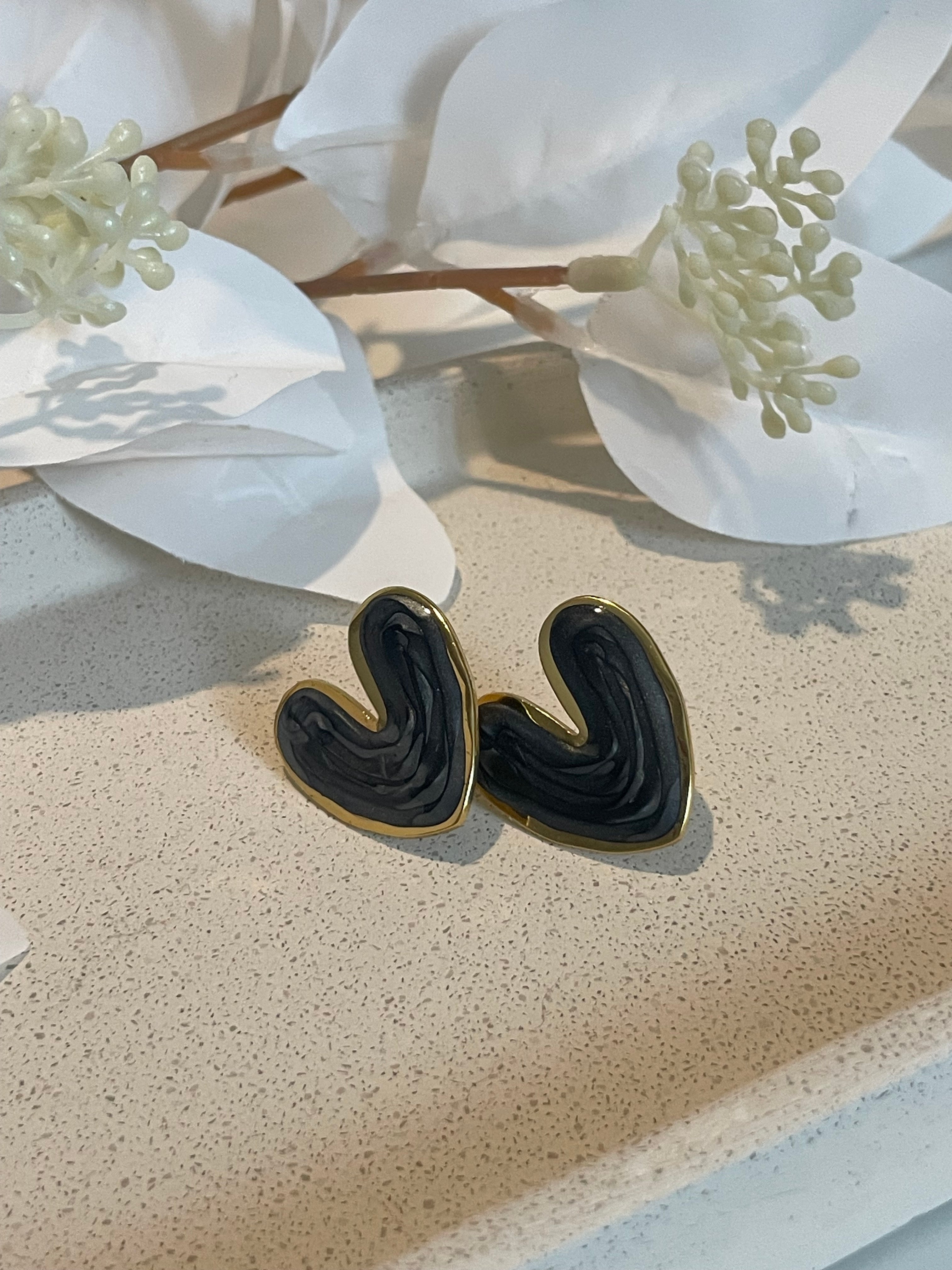 Boucle d’oreille cœur noir