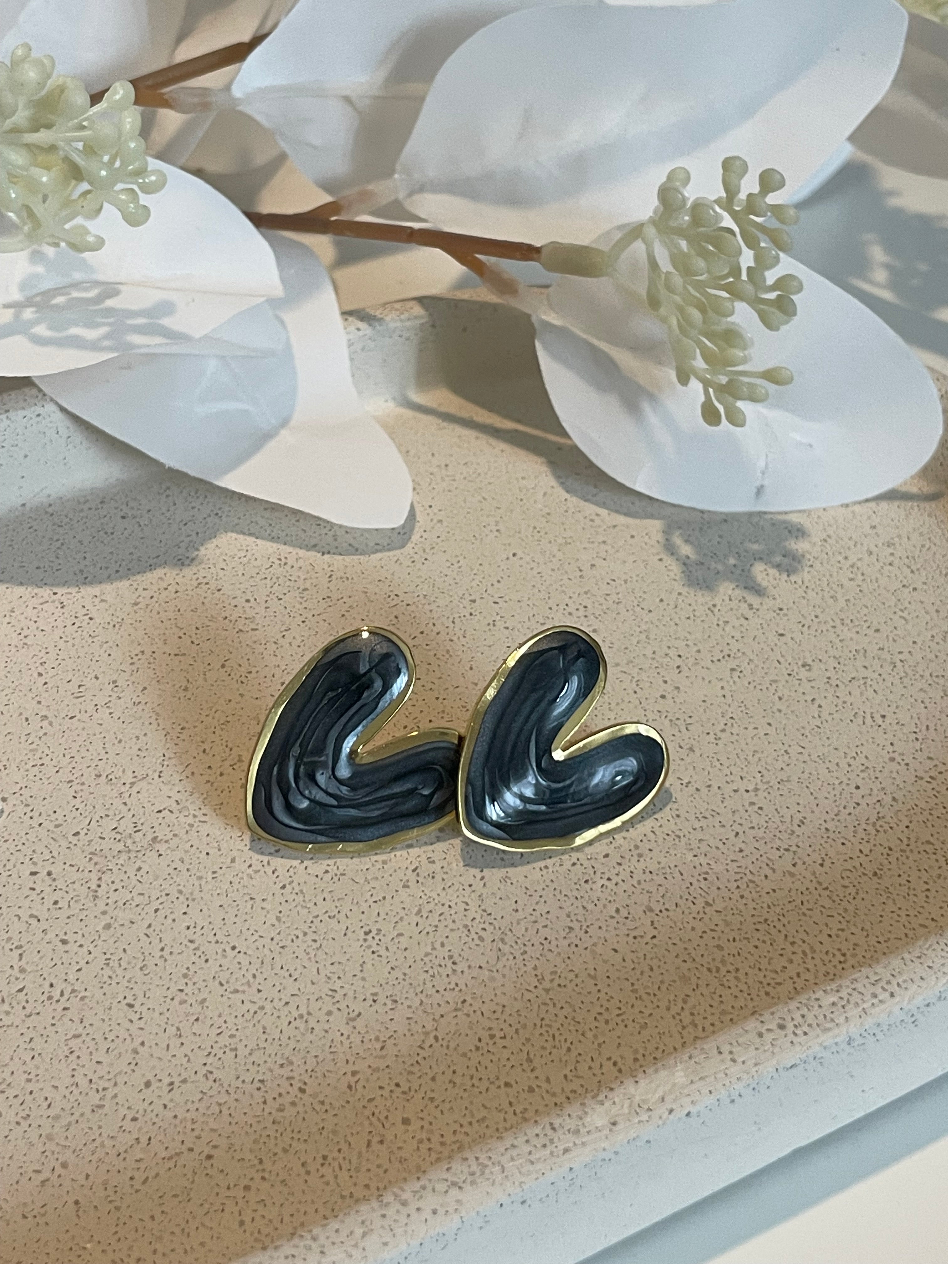 Boucle d’oreille cœur noir